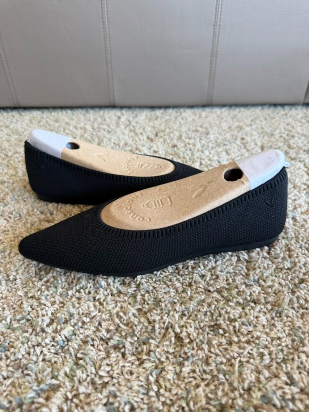 NIB Vivaia Aria 5 Black Water Repellent Pointed Toe Flats Sz 8.5